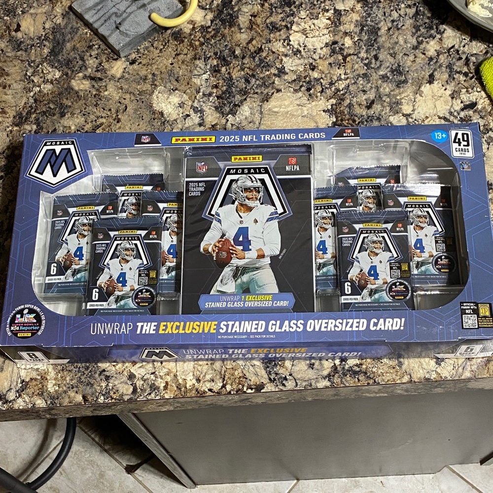 Stained Glass Panini Mosaic 2025 NFL Cards Box